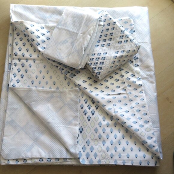 New Blue White Reversable Patterned Cotton Twin Duvet Set 2 Shams 1 Pillowcase - Picture 8 of 16